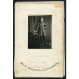 Vidor Fotószalon, kislány virágokkal,  'Hiszek Magyarország Feltámadásában', irredenta, 1933, 1930-as évek, Eredeti kasírozott fotó, papírkép díszes sorszámozott dombornyomott mappában.   