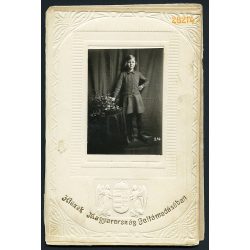   Vidor Fotószalon, kislány virágokkal,  'Hiszek Magyarország Feltámadásában', irredenta, 1933, 1930-as évek, Eredeti kasírozott fotó, papírkép díszes sorszámozott dombornyomott mappában.   