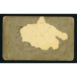 Ismeretlen magyarországi műterem, 'Boudoir portrait', 3 generáció, nagymama 6 unokával, játék, hintaló, karika, 1890-es évek, Eredeti nagyméretű (!) kabinetfotó, sarkain törésnyom, oldalt-hátul sérült