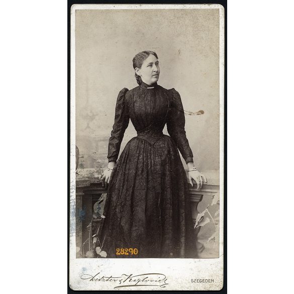 Letzter és Keglovicz műterem, Szeged, elegáns, karcsú hölgy, Korossy Fanny portréja, 1892, 1890-es évek, Eredeti nagyméretű (!) kabinetfotó.   