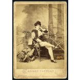 Hawelka műterem (Havelka Gusztáv), Kaschau (Kassa) Felvidék, fiatal főnemes portréja, kard, díszes ruha, festett háttér, 1860-as évek, Eredeti kabinetfotó. 