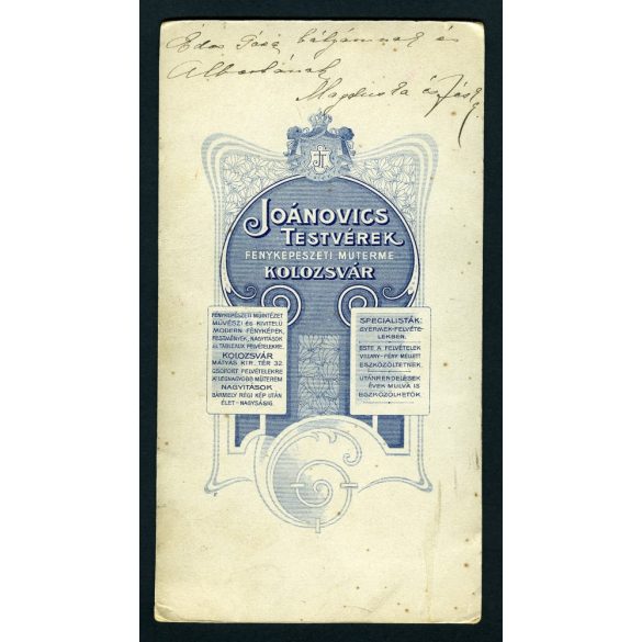 Joánovics műterem, Kolozsvár, Erdély, házaspár portréja (Magduska és Jóska), bajusz, gyönyörű festett háttér, 1890-es évek, Eredeti nagyméretű (!) kabinetfotó.   