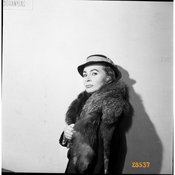 Törőcsik Mari színésznő portréja, Kotnyek Antal fotója, művész, kalap,  1960-as évek, Eredeti fotó negatív!      