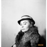 Törőcsik Mari színésznő portréja, Kotnyek Antal fotója, művész, kalap,  1960-as évek, Eredeti fotó negatív!     