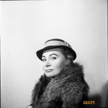 Törőcsik Mari színésznő portréja, Kotnyek Antal fotója, művész, kalap,  1960-as évek, Eredeti fotó negatív!    