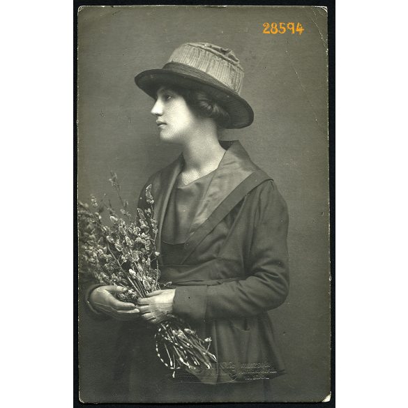Dunky Fivérek műterme, Kolozsvár, Erdély, csinos hölgy csodálatos portréja, kalap, kesztyű, virág, 1900-as évek, Eredeti fotó, papírkép.  