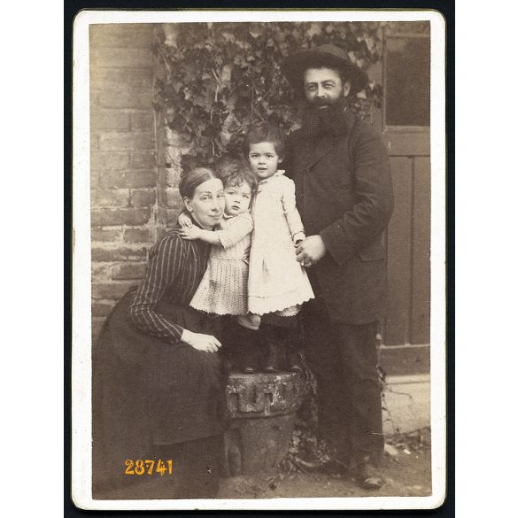 Schulek Gusztáv és családja,Schulek Zsizsi és Irma,  Felvidék, 1890-es évek, Eredeti kabinetfotó.   