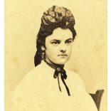 Kernstock Károly műterme, Pest, 1860-as évek, Eredeti CDV, vizitkártya fotó Láposi Rózának címezve, oldala vágott.  