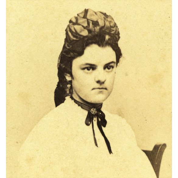 Kernstock Károly műterme, Pest, 1860-as évek, Eredeti CDV, vizitkártya fotó Láposi Rózának címezve, oldala vágott.  
