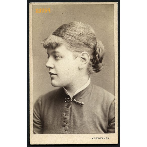 Krziwanek műterem, Bécs, elegáns hölgy, Gerényi Minnie portréja, 1881. március 17., 1880-as évek, Eredeti szignózott CDV, vizitkártya fotó.  
