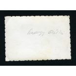 Kondorosi italbolt, kocsma, üzlet, kirakat, Magyar katona fegyverrel, egyenruha, pufajka, Kondoros, 1950-es évek, Eredeti fotó, papírkép. 