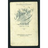 Békési műterem, Újpest, gyerekek, testvérek kosárral, karikával, játék, portré, 1910-es évek, Eredeti kabinetfotó.   