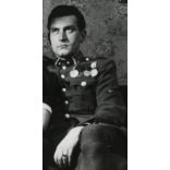 Magyar katona kedvesével, Kolozsvár, Erdély, egyenruha, érdemrend, 2. világháború, 1940-es évek, Eredeti fotó, papírkép.  