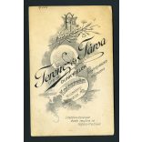Ferencz és Társa utóda Dunky Elek műterme, Kolozsvár,  Erdély, ikrek, gyerekek játék kutyával, lóval, 1890-es évek, Eredeti kabinetfotó. 