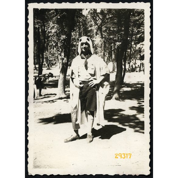 'Egy kedves palesztínai cserkésztestvér', Cserkész Világdzsembori, egyenruha, Gödöllő, 1933 augusztus, 1930-as évek, Eredeti fotó, papírkép. 