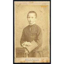   Klösz műterem, Budapest, 'Lisztl Irma kislány korában', portré, 1870-es évek, Eredeti CDV, vizitkártya fotó.  