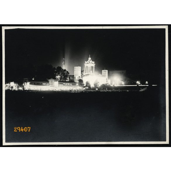 Eucharisztikus Világkongresszus, Budapest, Hősök tere, éjszakai díszkivilágítás, ünnep, egyház, vallás, 1938, 1930-as évek, Eredeti fotó, papírkép.