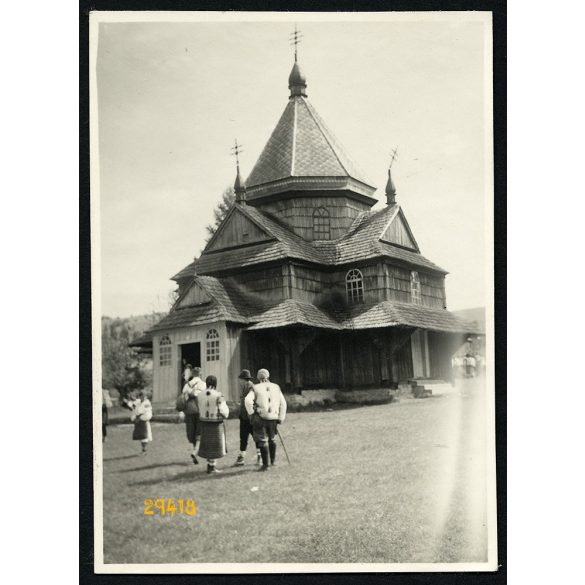 Kőrösmező, Kárpátalja, fatemplom, népviselet, 1939, 1930-as évek, Eredeti fotó, papírkép.   