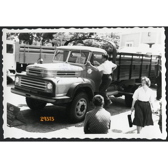 Csepel teherautó, Budapesti Ipari Vásár, jármű, közlekedés, 1958. május 25.,  1950-es évek, Eredeti fotó, papírkép.  