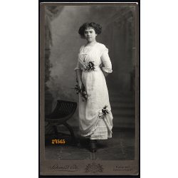   Schmidt műterem, Budapest, csinos hölgy modern frizurával, virágokkal, portré, 1890-es évek, Eredeti nagyméretű (!) kabinetfotó.   