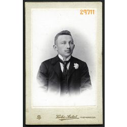   Vértes műterem, Nagykanizsa, elegáns férfi bajusszal, nyakkendőben, portré, 1890-es évek, Eredeti CDV, vizitkártya fotó.  