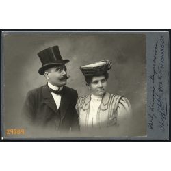   Kumpf műterem, Magyaróvár, Pataki házaspár portréja, bajusz, cilinder, cvikker, 1910-es évek, Eredeti szignózott kabinetfotó.   