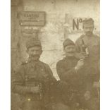 Magyar katonák mulatnak, harmonika, balalajka, egyenruha, bor, kocsma, 1. világháború, 1910-es évek, Eredeti fotó, papírkép.   