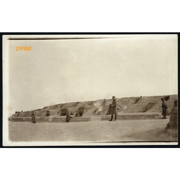 Magyar katonák a frontvonalon, egyenruha, bunker, védvonal, 1. világháború, 1917. március 19., 1910-es évek, Eredeti fotó, papírkép.  