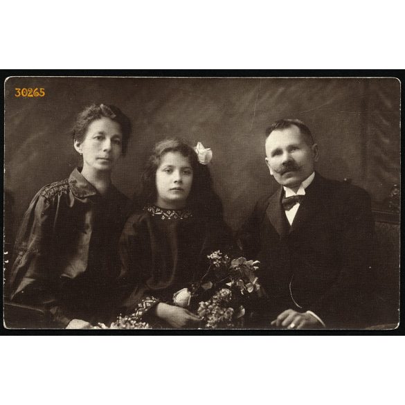Sellei műterem, Újpest, család portréja, helytörténet,  1910-es évek, Eredeti fotó, papírkép.  