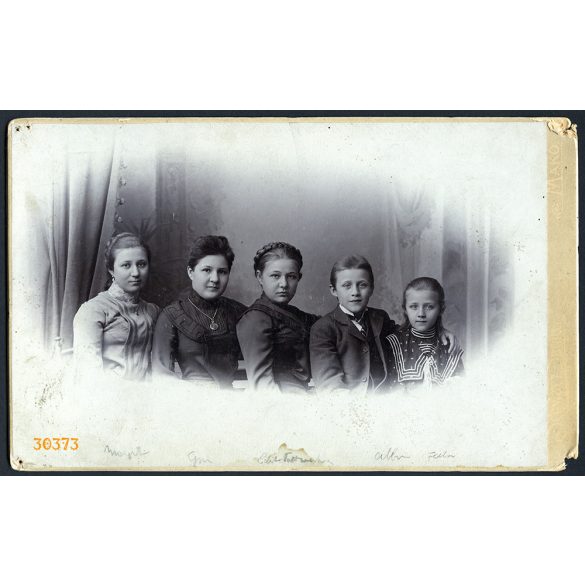 Schwarz Samu műterme, Makó, a Pataky család portréja, helytörténet, 1890-es évek, Eredeti nagyméretű (!) kabinetfotó, sarkai sérültek.  