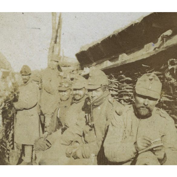 Magyar katonák a lövészárokban, egyenruha, 1. világháború, Sapanov (?), 1916, 1910-es évek, Eredeti fotó, papírkép. 