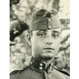 Katona egyenruhában, cigarettával,  'Divisions Munitions Park Nr. 31 Park Kommando', 1. világháború, 1910-es évek, Eredeti fotó, papírkép, hátoldalán katonai pecsét a jelzett felirattal.  