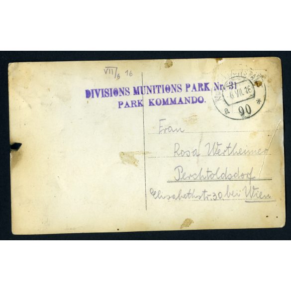 Katona egyenruhában, cigarettával,  'Divisions Munitions Park Nr. 31 Park Kommando', 1. világháború, 1910-es évek, Eredeti fotó, papírkép, hátoldalán katonai pecsét a jelzett felirattal.  