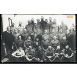 Magyar katonák civilekkel, egyenruha, érdemrend, bajusz, 1. világháború. 1910-es évek. Eredeti fotó, papírkép.  