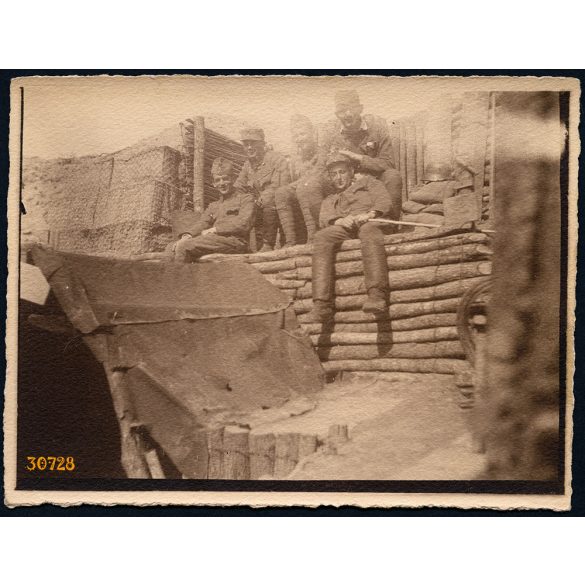 Magyar katonák lövészárokban, egyenruha, 1. világháború, 1910-es évek, Eredeti fotó, papírkép.  