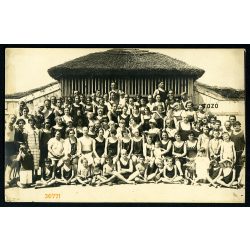   Kurzweil Frigyes fotográfus, Balatonfüred, fürdőzők csoportja, Balaton, fürdőruha, fürdőélet, nyaralás, 1920-as évek, Eredeti fotó, papírkép. 
