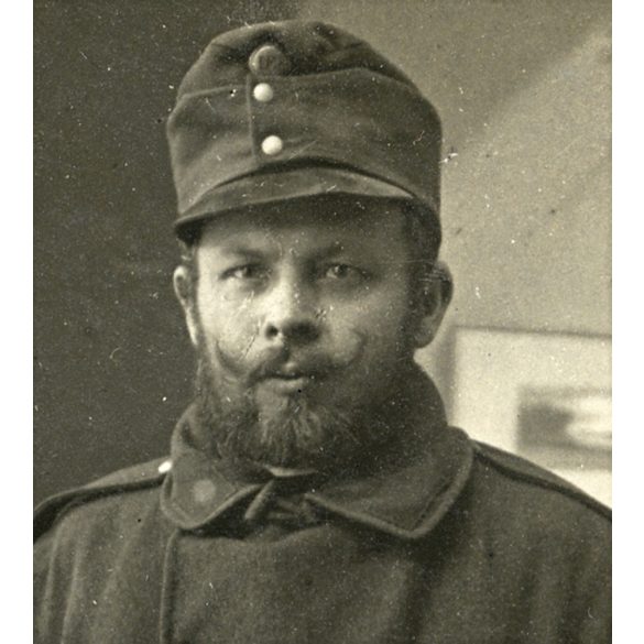 Magyar katona egyenruhában, szivarral, bajonett, szakáll, 1. világháború, 1910-es évek, Eredeti fotó, papírkép. 
