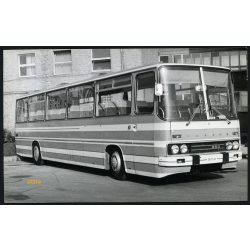   Ikarus 250 távolsági autóbusz, jármű, közlekedés, busz, autóbusz, szocializmus, 1970-es évek, Eredeti nagyobb méretű gyári fotó a Magyar Ifjúság magazin számára papírkép. 