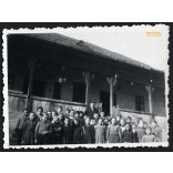 Osztálykép, Alacska, Borsod megye, régi falusi iskola, hátlapon az osztálynévsor, helytörténet,  1950-es évek, Eredeti fotó, papírkép.   