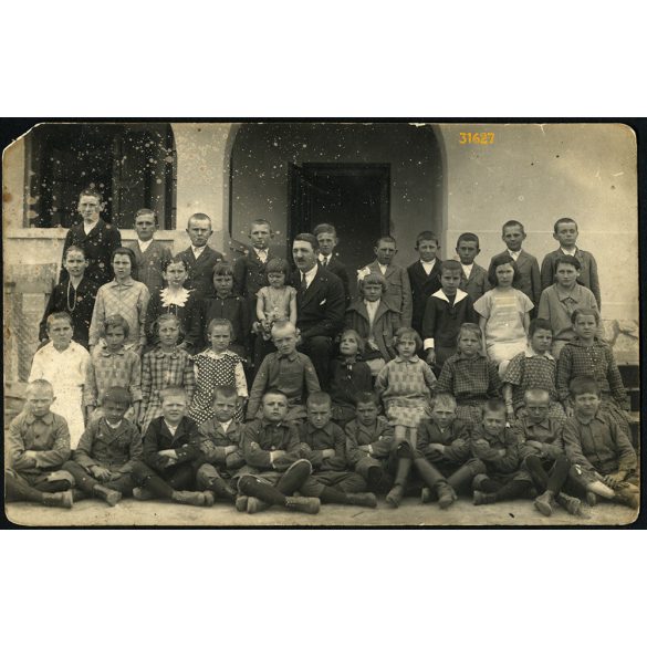 Varjas tanyasi iskola első osztálya, Erdély Bánság, Varga Imre tanító úr, iskola, Temes megye, helytörténet, 1928, 1920-as évek, Eredeti fotó, papírkép.   