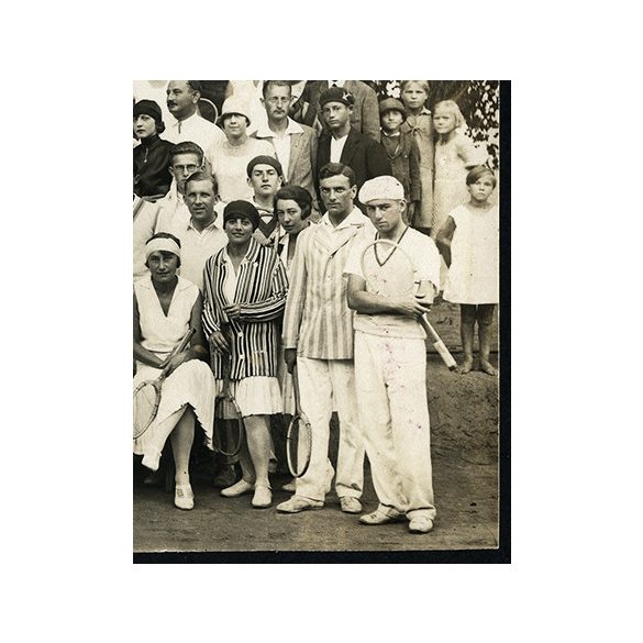 Foto Kántor, Ungvár, Kárpátalja, úri társaság teniszütőkkel, elegáns hölgyek és urak, csoportkép, helytörténet, sport, 1920-as évek, Eredeti fotó, papírkép.