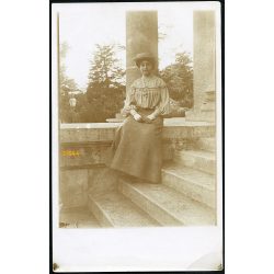   Guttman Nátán fotográfus, Budapest,  elegáns hölgy kalapban, portré, 1910-es évek, Eredeti fotó, pecséttel jelzett papírkép. 