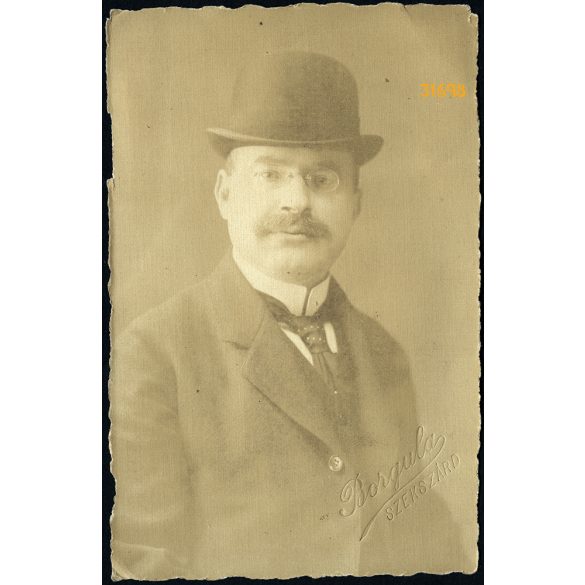 Borgula műterem, Szekszárd, elegáns úr kalapban, bajusz, cvikker, portré, 1910-es évek, Eredeti fotó, papírkép.   
