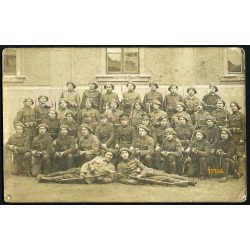   Csehszlovák katonák Gewehr 98 puskákkal, 98/05 'hentesbárd' bajonettekkel, egyenruha, bajusz, fegyver,  1920-as évek, Eredeti fotó, papírkép.  