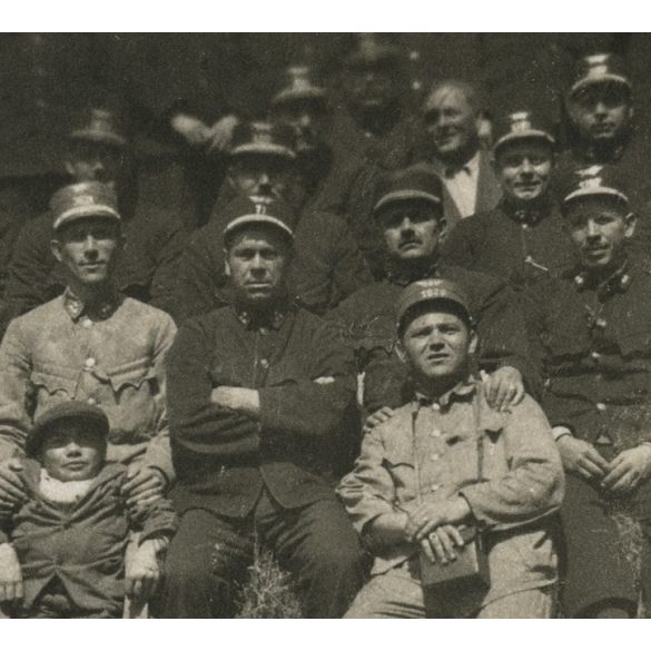 'Beszkárt' dolgozók kirándulása cigány zenekarral, BSZKRT, Budapest Székesfővárosi Közlekedési Részvénytársaság, egyenruha, közlekedés, 1930-as évek, Eredeti fotó, papírkép.  