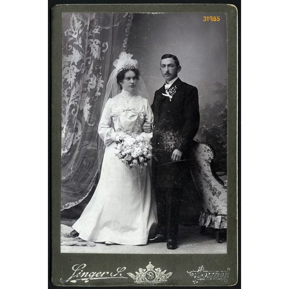 Singer Samu műterme, Zombor, Vajdaság, esküvő, menyasszony, vőlegény, ünnep, 1890-es évek, Eredeti  kabinetfotó, felületén kopásnyom.  
