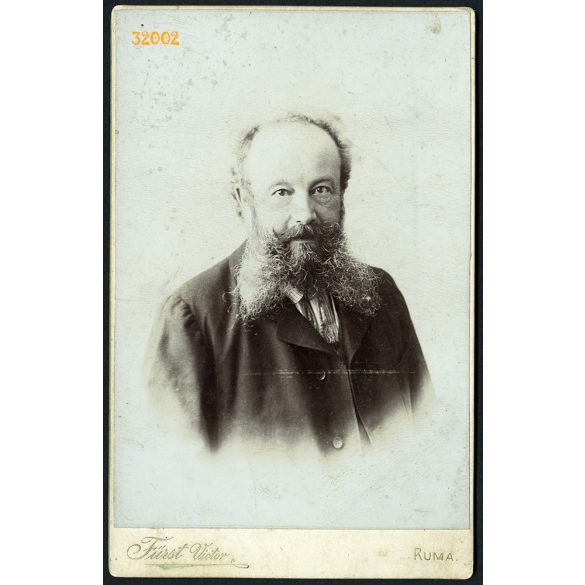 Fürst Viktor műterme, Ruma, Árpatarló, Szerémség, Vajdaság, szakállas úr portréja, 1890-es évek, Eredeti kabinetfotó.   