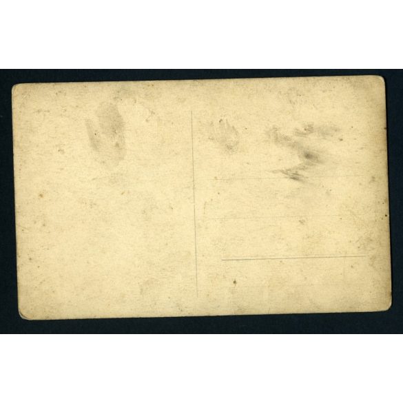 Magyar katonák orosz hadifoglyokat kísérnek, 1. világháború, keleti hadszíntér, egyenruha, fegyver, 1917, 1910-es évek, Eredeti fotó, papírkép.  