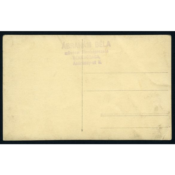 Ábrahám műterem, Békéscsaba, férfi kitűzővel (BSC?), helytörténet, 1920-as évek. Eredeti fotó, papírkép.  