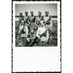   Magyar katonák dobtáras géppuskával, egyenruha, fegyver, kommunizmus, Pest megye, helytörténet, 1957, 1950-es évek, Eredeti fotó, papírkép.  